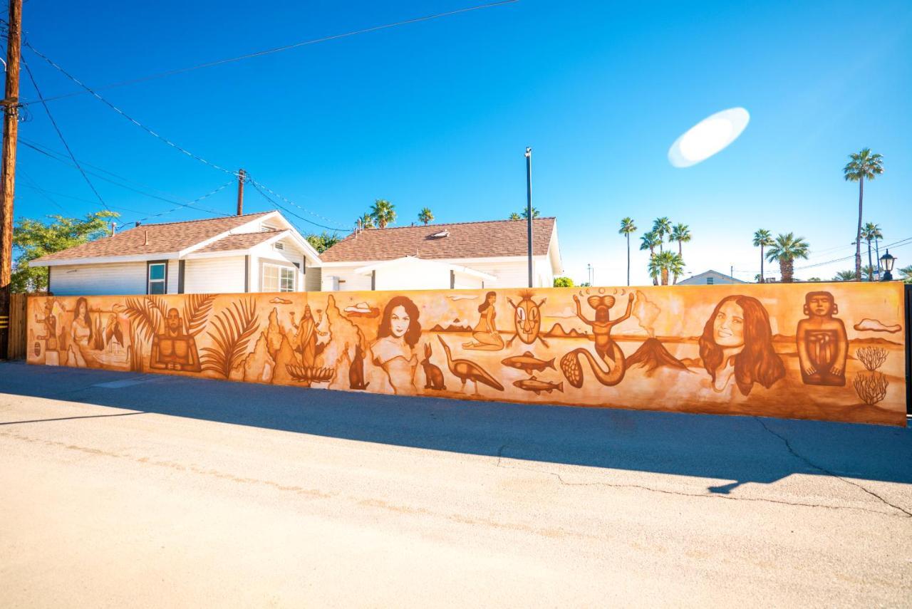 Saint Boniface Hotel Indio Exterior photo